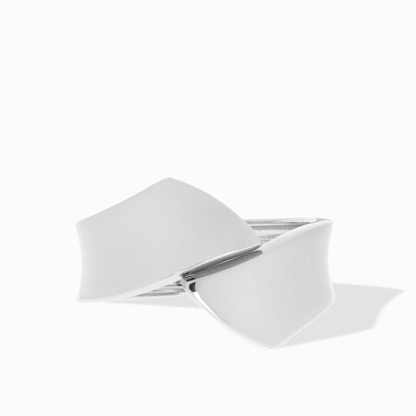 the Alexc overlap cuff