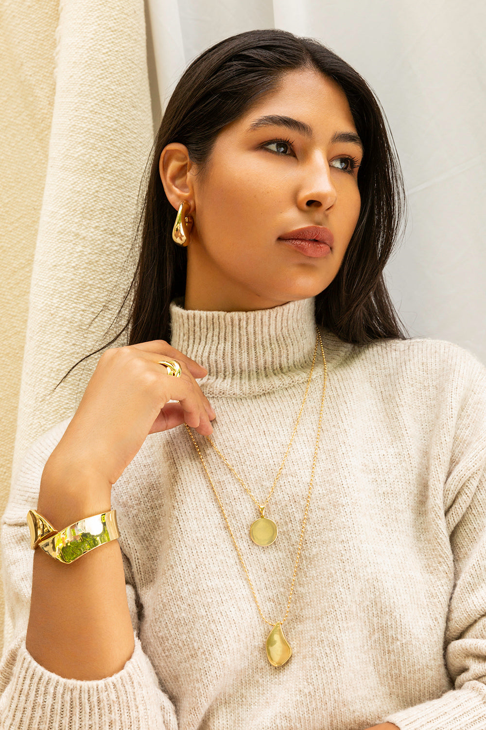 the Alexc overlap cuff