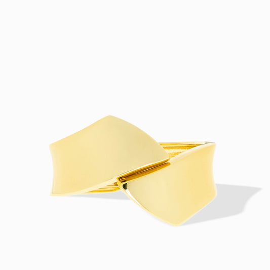 the Alexc overlap cuff